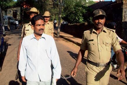 मोहन कुमार तरुणींचं लैंगिक शौषण केल्यानंतर त्यांना गर्भनिरोधक गोळीच्या नावाखाली सायनाइड खायला द्यायचा. अशा प्रकारे त्याने 20 तरुणींची हत्या केली होती. (PC:Google)