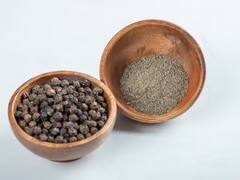 इन 6 कारणों की वजह से मानसून में आपको डाइट में जरूर शामिल करनी चाहिए काली मिर्च