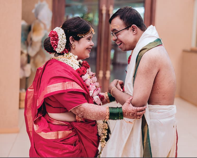 pune based ananya sawant and vighnwesh couple with down syndrome gets married in pune Down Syndrome Marriage : एका 'अ'साधारण लग्नाची गोष्ट! डाऊन सिंड्रोम आजारावर मात केली अन् लग्नगाठ बांधली; कशी आहे प्यारवाली स्टोरी?