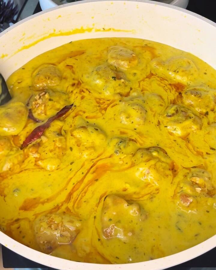 सॉफ्ट पकौड़े बनाने का सबसे जरूरी और आखिरी टिप्स वो ये की पकौड़े तल के निकालने के बाद, आप इन्हें पानी में जरूर भिगोएं. इससे पकौड़े नरम हो जाते हैं और इसका तेल भी निकल जाता है.