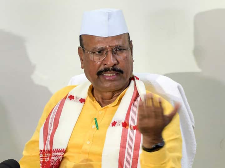 Maharashtra Agriculture Minister Abdul Sattar accused of giving wrong information in election affidavit Case filed Maharashtra: कृषि मंत्री अब्दुल सत्तार की जा सकती है विधायकी? चुनावी हलफनामे में गलत जानकारी देने का आरोप, जांच में खुलासा