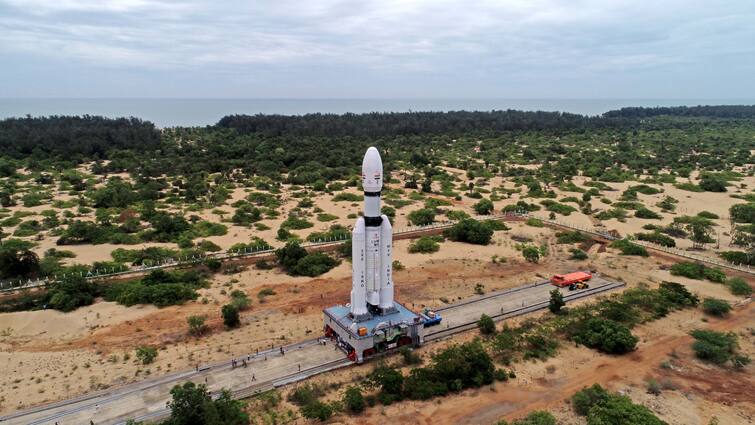 Chandrayaan 3 : ‘இந்த தடவ மிஸ்ஸே ஆகாது...’ நாளை மதியம் சீறிப்பாய காத்திருக்கும் சந்திராயன் 3 விண்கலம்!