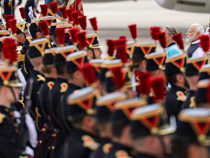भारत आणि फ्रान्सच्या यांच्यातील मैत्रीपूर्ण संबंधामुळे पंतप्रधान नरेंद्र मोदी यांचा हा दौरा महत्त्वपूर्ण समजला जात आहे.