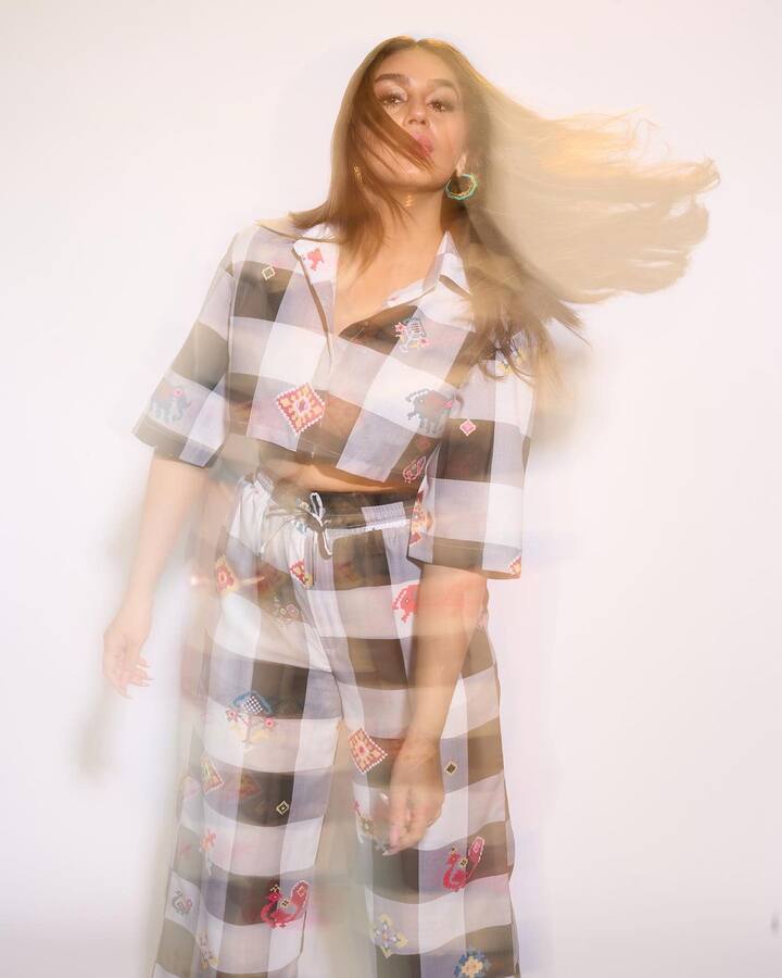 Huma seems to be in love with the blurry effect given to her pictures. (Image Source: Instagram/ Huma Qureshi)