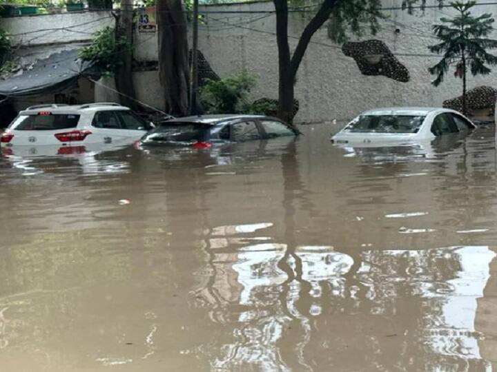 Delhi Floodwater Now 350 Metres Away From CM Arvind Kejriwal Home Delhi Flood : அச்சச்சோ.. இன்னும் 350 மீட்டர்தான்...டெல்லி முதலமைச்சர் அரவிந்த் கெஜ்ரிவாலின் வீட்டை நெருங்கும் வெள்ளம்..