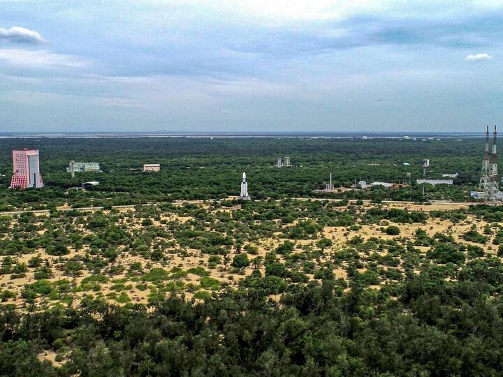 Consisting of a lander, a rover, and a propulsion module, Chandrayaan-3 weighs a total of 3,900 kilograms. [Image Courtesy: PTI]
