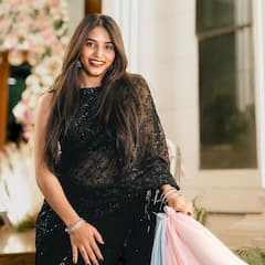 నల్ల చీరలో నిగనిగలాడుతున్న ‘కాంతార’ బ్యూటీ సప్తమి గౌడ