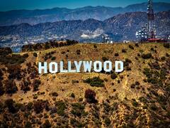 రోడ్డెక్కిన హాలీవుడ్‌ స్టార్స్, త్వరలో షూటింగ్స్ బంద్! 61 ఏళ్ల హిస్టరీ రిపీట్? ఇంతకీ, వారికొచ్చిన కష్టాలేమిటీ?