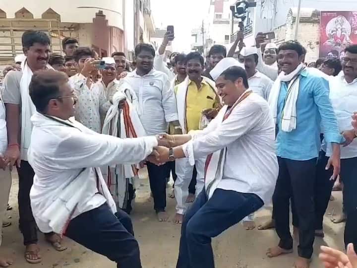 रथोत्सवानिमित्त आयोजित दिंडी प्रदक्षिणेवेळी राष्ट्रवादीचे आमदार रोहित पवार उपस्थित होते.