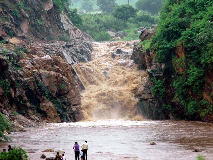 Lake City Udaipur: झीलों की नगरी उदयपुर को हाल ही में दुनिया के दूसरे सबसे पसंदीदा शहर का खिताब मिला है.यहां बर्फबारी को छोड़कर बाकी वह सब कुछ है जिसे व्यक्ति अपने लिए चाहता है.