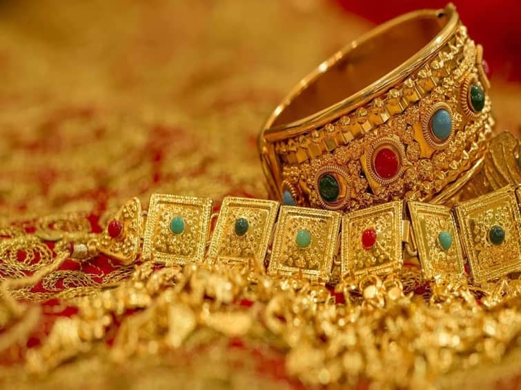 Latest Gold Silver Rate Today 14 July 2023 know gold price in your city chennai coimbatore trichi bangalore Gold Silver Rate Today 14 July 2023: இன்றும் உயர்ந்த தங்கம் விலை! ஒரு சவரன் தங்கம் இவ்வளவா? இன்றைய தங்கம் வெள்ளி விலை நிலவரம்.
