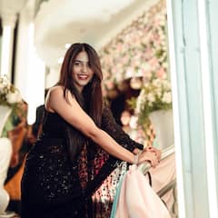 నల్ల చీరలో నిగనిగలాడుతున్న ‘కాంతార’ బ్యూటీ సప్తమి గౌడ