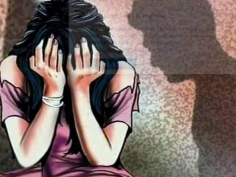 husband sexually assaulted wifes first husbands daughters for several years in eluru distirct Ap news: మొదటి భర్తతో కన్న కుమార్తెలను రెండో భర్త వద్దకు పంపిన తల్లి- కొన్నేళ్ల నుంచి లైంగిక వేధింపులు