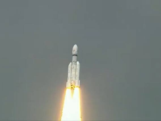 Chandrayaan 3 Launch: सफलतापूर्वक लॉन्च हुआ भारत का तीसरा मून मिशन, देखें चंद्रयान-3 की तस्वीरें