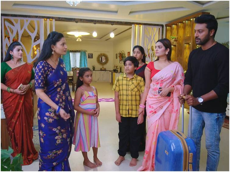 Ennenno Janmalabandham Serial July 14th Episode 455 Written Update Today Episode Ennenno Janmalabandham July 14th: 'ఎన్నెన్నో జన్మల బంధం' సీరియల్: బెడిసికొట్టిన ప్లాన్- మాళవికని తీసుకెళ్లిపోయిన వసంత్, వేదనే వెళ్లగొట్టిందని అనుకున్న యష్