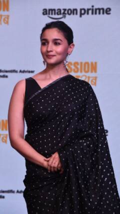 Alia Bhatt ने उठाई Paparazzi की चप्पल, जीता फैंस का दिल