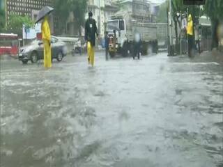 Rain Alert : அடுத்த 3 மணிநேரத்தில் தமிழகத்தில் 2 மாவட்டங்களில் மழைக்கு வாய்ப்பு.. எந்தெந்த மாவட்டங்களில் தெரியுமா?