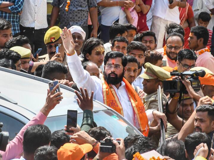 Maharashtra Politics: सीएम एकनाथ शिंदे की उद्धव ठाकरे को चेतावनी, बोले- 'जब सत्ता की हवा सिर पर चढ़ जाती है तो...' Maharashtra CM Eknath Shinde warning to Uddhav Thackeray Shib Sena UBT crushed Balasaheb thoughts Maharashtra Politics: सीएम एकनाथ शिंदे की उद्धव ठाकरे को चेतावनी, बोले- 'जब सत्ता की हवा सिर पर चढ़ जाती है तो...'