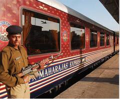 भारतातील सर्वात महागडी ट्रेन पाहा फोटो