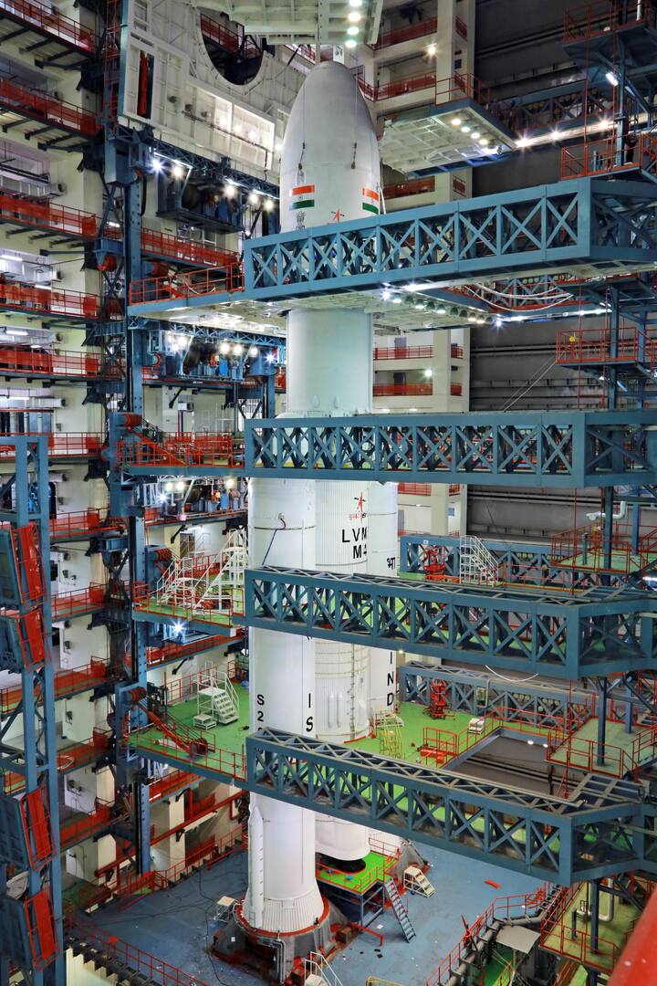 चंद्राच्या पृष्ठभागावरच्या अभ्यासासाठी महत्त्वाची मोहीम