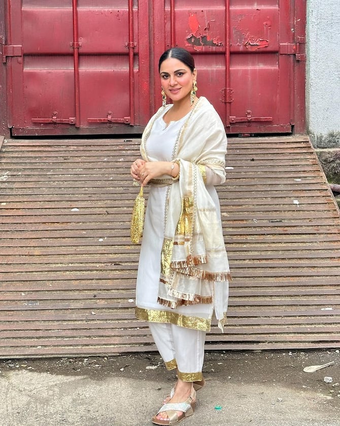 Shraddha Arya Aces An Elegant White-Gold Ethnic Suit; See Pics