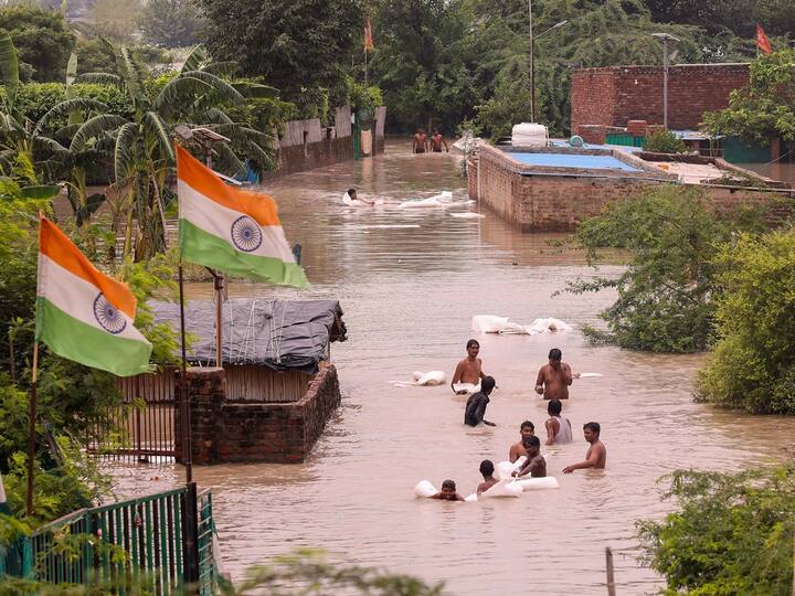Floods In Delhi UP Assam Punjab Haryana Bihar Orange Maharashtra Yellow Alert State-wise Updates IMD Forecast IMD Prediction Delhi, Seven States Put On High Alert As Severe Floods Cripple Daily Life. Latest Developments
