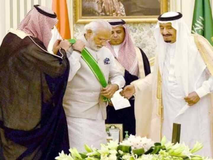 2016 में प्रधानमंत्री मोदी को सऊदी अरब का सर्वोच्च नागरिक सम्मान 'किंग अब्दुलअजीज सैश' (King Abdulaziz Sash) से सम्मानित किया गया. इसी साल 2016 में ही पीएम मोदी को अफगानिस्तान के सर्वोच्च नागरिक सम्मान 'स्टेट ऑर्डर ऑफ गाजी अमीर अमानुल्लाह खान अवार्ड' (State Order of Ghazi Amir Amanullah Khan) से सम्मानित किया गया था.
