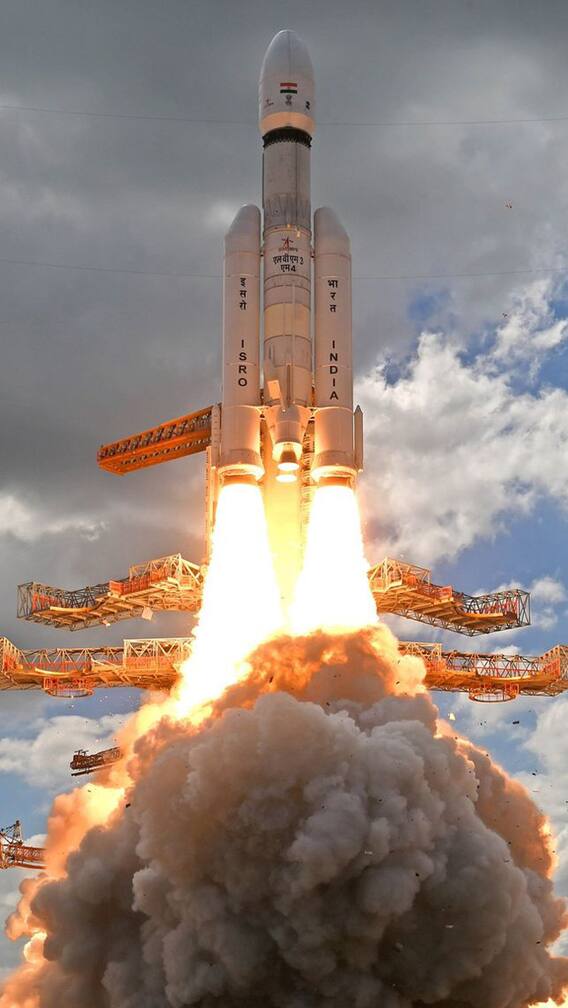 प्रक्षेपणाचे 'हे' फोटो पाहिले का ?