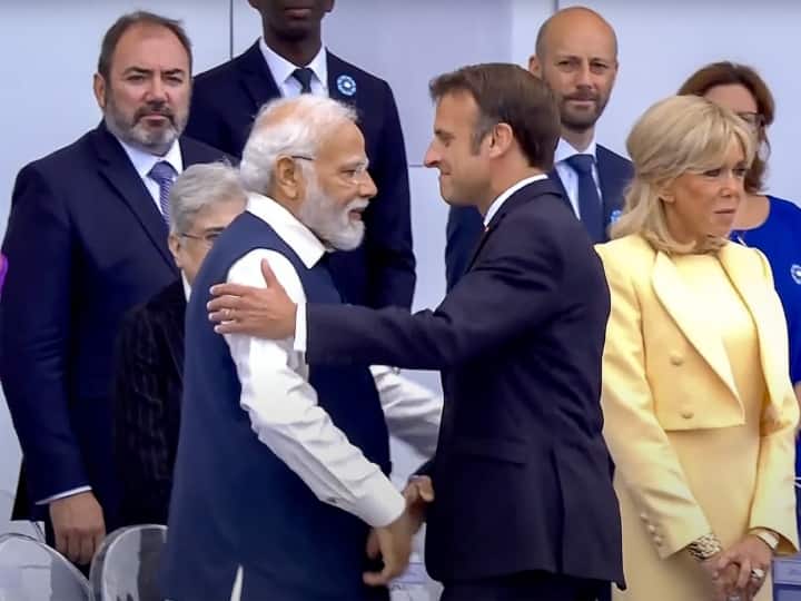 PM Modi France Visit: फ्रांस के राष्ट्रपति मैक्रों के साथ द्विपक्षीय बैठक के बाद पीएम मोदी बोले- 'रक्षा सहयोग हमारे संबंधों का एक मजबूत स्तंभ'