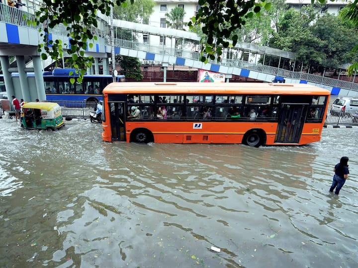 Delhi Police said traffic movement was also affected on Vikas Marg towards ITO. Commuters have been advised to avoid this stretch and take route of NH 24. (Source: PTI)