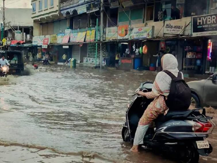 Heavy rains are likely to occur in 4 districts of Tamil Nadu today, according to the Meteorological Department. TN Rain Alert: இன்று 4 மாவட்டங்களில் கனமழை எச்சரிக்கை.. சென்னைக்கு மழை இருக்குமா? இன்றைய மழை நிலவரம் இதோ..