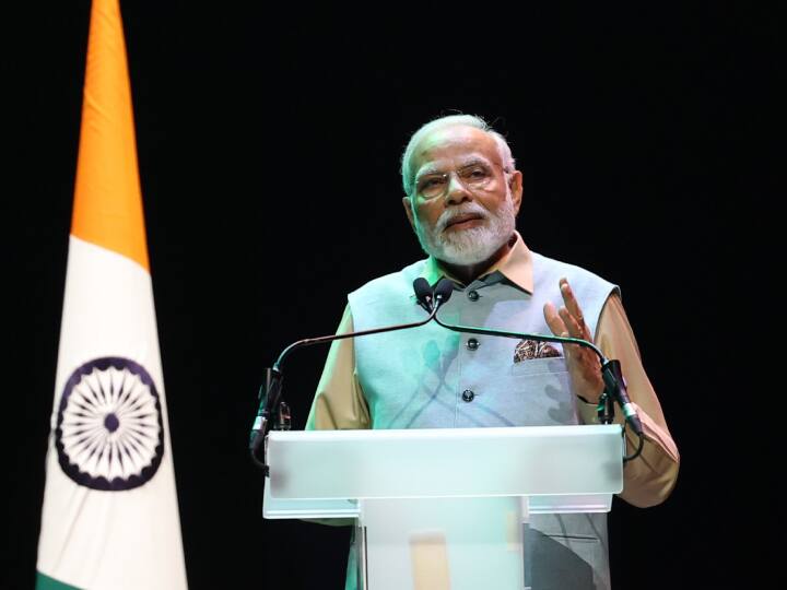 PM Modi Speech: PM Modi said in Paris, 'India model of diversity, be it terrorism, fundamentalism or...' PM Modi Speech: PM મોદીએ પેરિસમાં કહ્યું, 'ભારત વિવિધતાનું મોડેલ, પછી તે આતંકવાદ હોય, કટ્ટરવાદ હોય કે...'