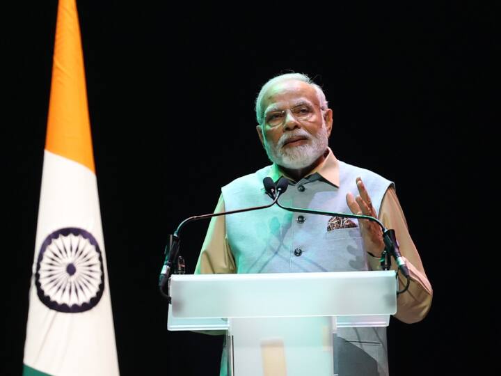 PM Modi France Visit Prime Minister Addresses Indian Community In La Seine Musicale France