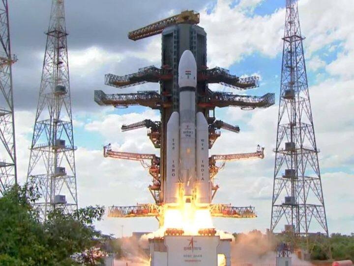 Chandrayaan 3 Launch By ISRO draupadi murmu Mallikarjun Kharge Jairam Eamesh Mansukh Mandaviya Reacts 'नया अध्याय, गर्व, जय हिंद, बधाई...' चंद्रयान 3 की लॉन्चिंग पर पीएम मोदी, सीएम योगी, खरगे समेत अन्य नेताओं ने क्या कुछ कहा?