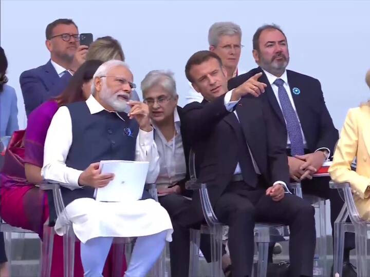 PM Modi France Visit Live: बैस्टिल डे परेड में पीएम मोदी बने विशिष्ट अतिथि, फ्रांस के राष्ट्रपति मैक्रों और फर्स्ट लेडी भी हुए शामिल