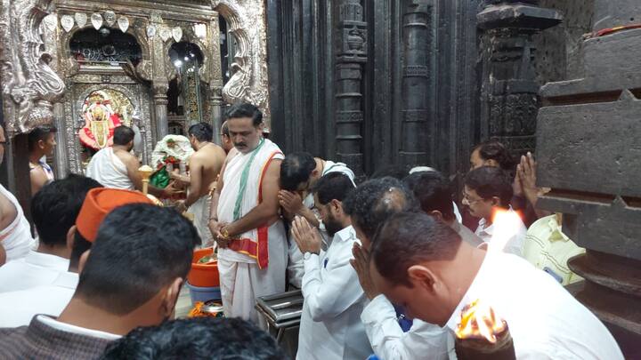 यावेळी त्यांचे देवस्थान समितीकडून स्वागत करण्यात आले.