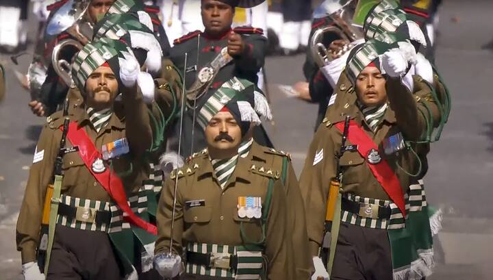 पॅरिसमधील बॅस्टिल डे परेडमध्ये पंजाब रेजिमेंटने देखील सहभाग नोंदवला.