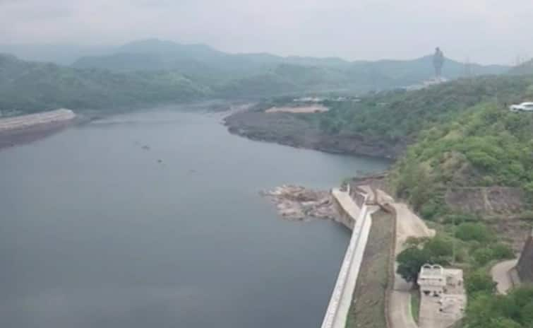 31 reservoirs of the state were completely overflowed, the water level of Sardar Sarovar dam reached 124.89 meters. Gujarat: ભારે વરસાદથી રાજ્યમાં 31 જળાશયો સંપૂર્ણ છલકાયા, જાણો કેટલા મીટર પહોંચી સરદાર સરોવર ડેમની જળસપાટી ?