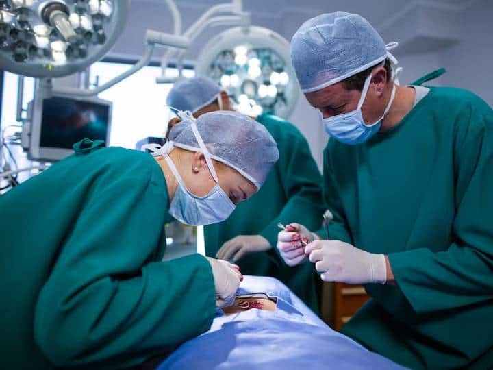 Surgeon who performed India first heart transplant in 1994 tells the story भारत की पहली हार्ट ट्रांसप्लांट सर्जरी करते वक्त ऑपरेशन थियेटर का पूरा मंजर था कुछ ऐसा, डॉ. पी. वेणुगोपाल की जुबानी