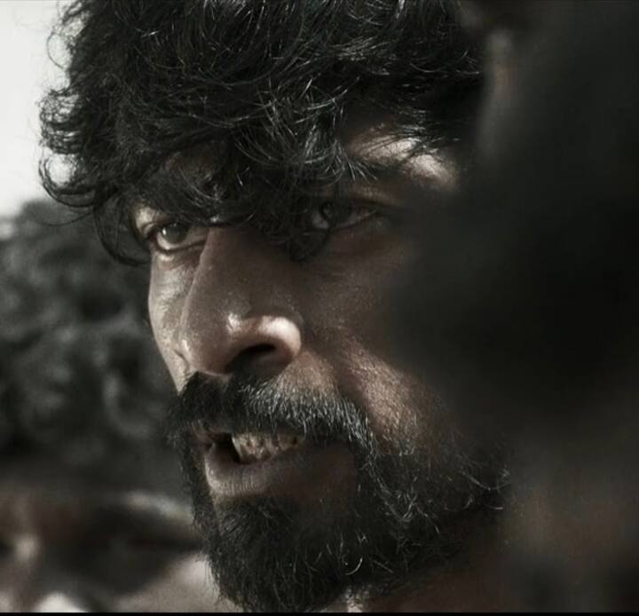 நடிகர் அர்ஜூன் தாஸ் பெருமான் என்ற படத்தின் மூலம் தமிழ் சினிமாவில் அறிமுகமானார்.