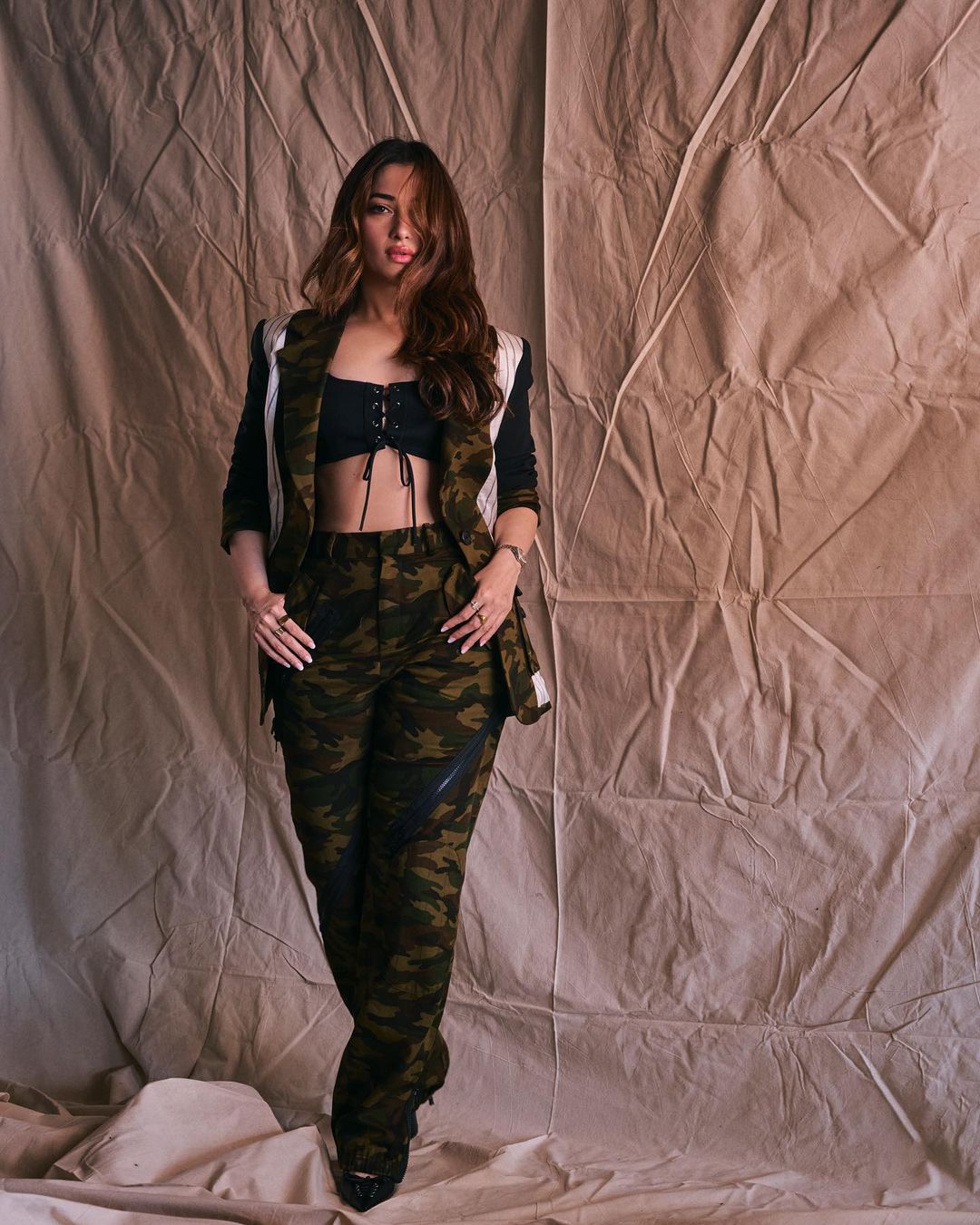 trendy camo pants outfit