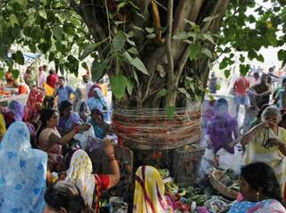 Somvati Amavasya: આજે છે સોમવતી અમાસ, જાણો શું છે મહત્વ અને કરો આ ઉપાય