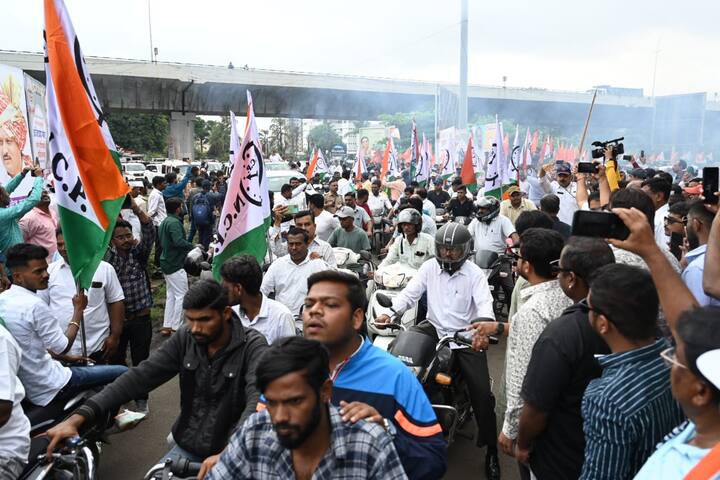 नाशिक शहरात त्यांचे नाशिक रोड, छत्रपती शिवाजी महाराज चौक, दत्त मंदिर, उपनगर, द्वारका, मुंबईनाका चौकासह ठिकठिकाणी फटाक्यांची आतषबाजी करत फुलांची उधळण करत जल्लोषात स्वागत करण्यात आले.