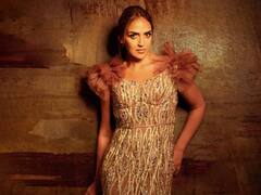 PHOTO: बॉडी टाईट गाऊनमध्ये ईशा देओलचा भन्नाट अवतार!