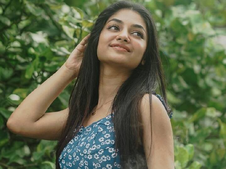 சலனா சலனா நெஞ்சில் சலசலத்தாய் சில நாள் சில நாள் எனக்குயிர் கொடுத்தாய்..