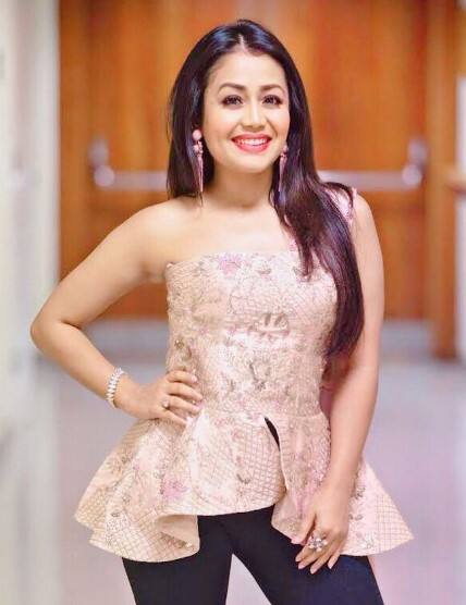 ਵਿਆਹ ਤੋਂ ਬਾਅਦ ਨੇਹਾ ਅਤੇ ਰੋਹਨਪ੍ਰੀਤ ਅਕਸਰ ਸੁਰਖੀਆਂ ਵਿੱਚ ਬਣੇ ਰਹਿੰਦੇ ਹਨ। ਖਾਸ ਗੱਲ ਇਹ ਹੈ ਕਿ ਦੋਵਾਂ ਸਿਤਾਰਿਆਂ ਨੇ ਮਿਲ ਕੇ ਪ੍ਰਸ਼ੰਸਕਾਂ ਲਈ ਕਈ ਸੁਪਰਹਿੱਟ ਗੀਤ ਵੀ ਗਾਏ ਹਨ।