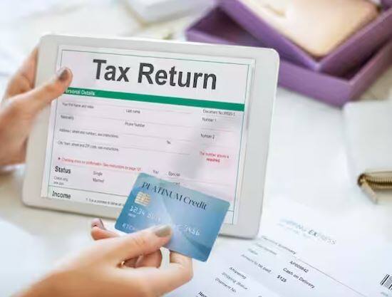 ਆਈਟੀਆਰ ਫਾਈਲ ਕਰਨ ਤੋਂ ਤੁਰੰਤ ਬਾਅਦ, ਈ-ਫਾਈਲਿੰਗ ਪੋਰਟਲ 'ਤੇ ਜਾਓ ਅਤੇ ਆਪਣੀ ਆਈਟੀਆਰ ਭਰਨ ਲਈ would like to e-verify ਚੁਣੋ।