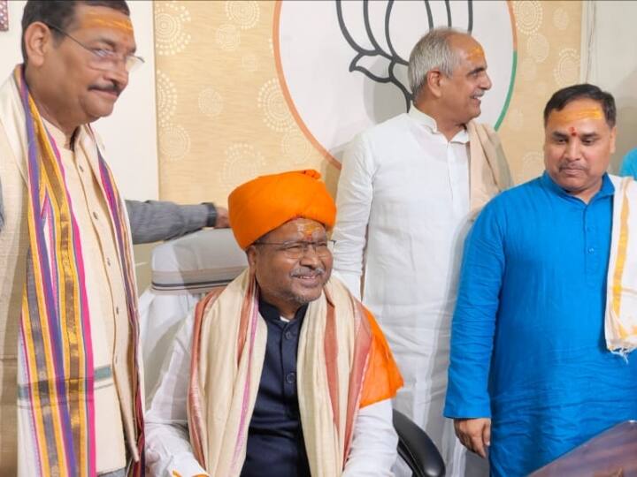 Jharkhand Former CM Babulal Marandi took over as BJP state president, see photos Jharkhand Politics: पूर्व सीएम बाबूलाल मरांडी ने संभाला झारखंड BJP प्रदेश अध्यक्ष का पदभार, देखें तस्वीरें