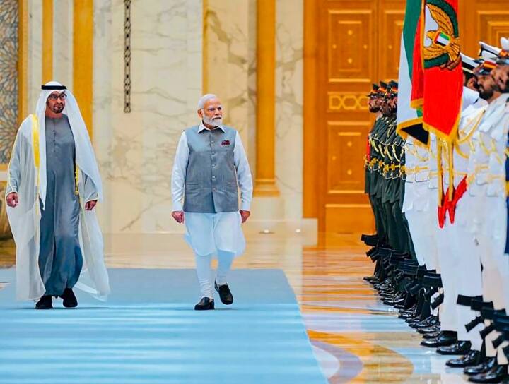 PM Narendra Modi Dubai Visit India UAE signed deals on doing trade in rupees, link UPI with IPP and setting up IIT Delhi complex in abu dhabi PM Modi UAE Visit: अपनी करेंसी में लेन-देन, अबु धाबी में IIT परिसर... जानिए पीएम मोदी के दौरे पर यूएई के साथ हुई क्या-क्या डील