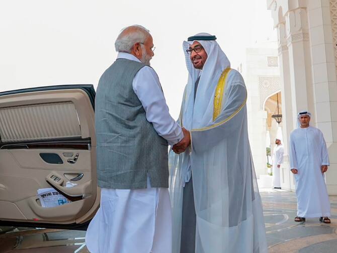 फ्रांस के बाद भारतीय PM नरेंद्र मोदी पहुंचे UAE, तिरंगे के रंग में रंगा बुर्ज खलीफा…-Indian PM Narendra Modi reached UAE after France, Burj Khalifa painted in tricolor…